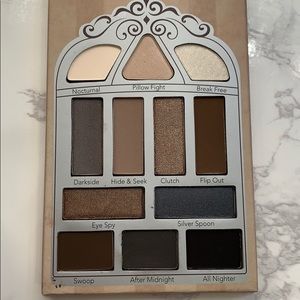 Pretty Vulgar Nightingale palette